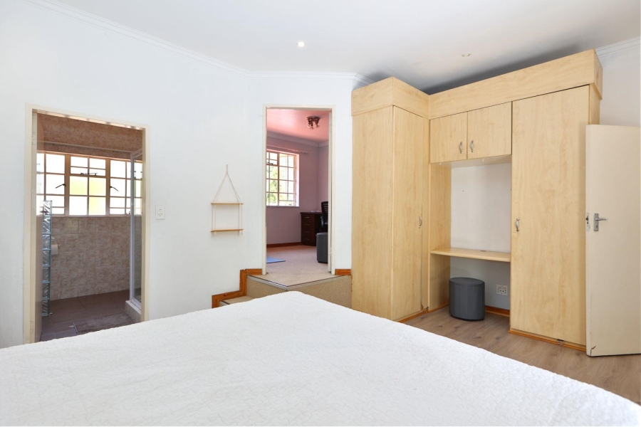 4 Bedroom Property for Sale in Buccleuch Gauteng