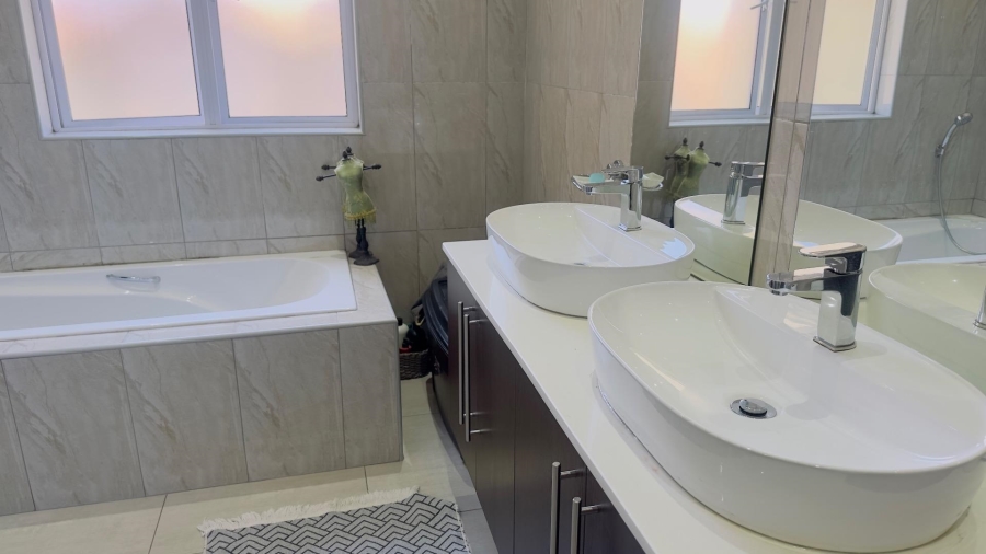 3 Bedroom Property for Sale in Blue Valley Gauteng