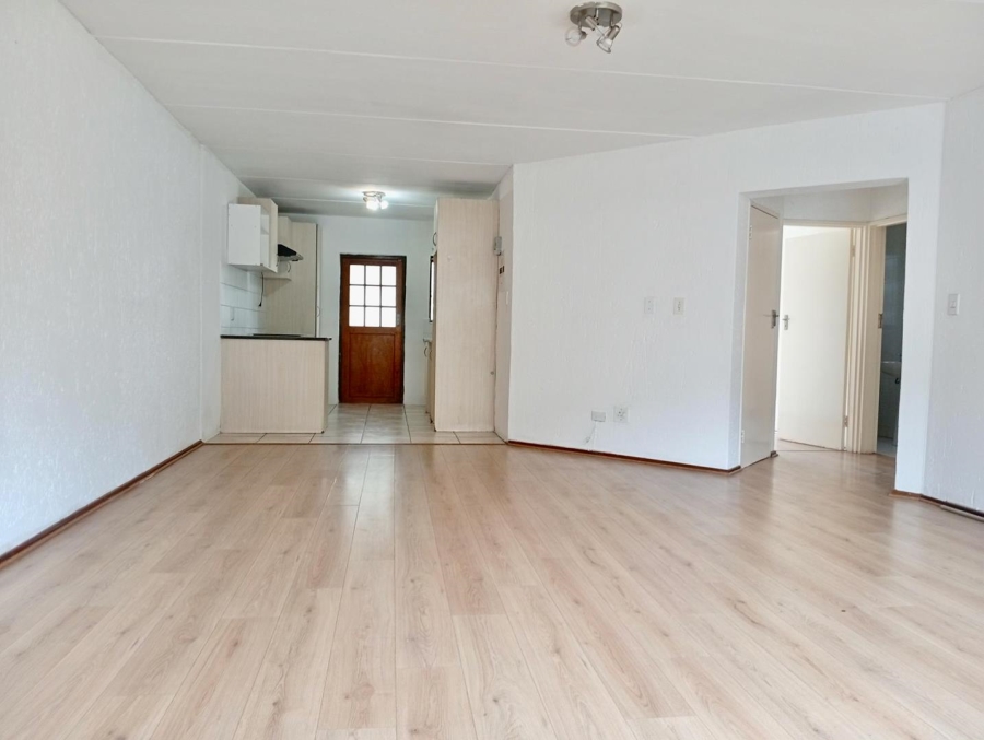 To Let 2 Bedroom Property for Rent in Benmore Gardens Gauteng