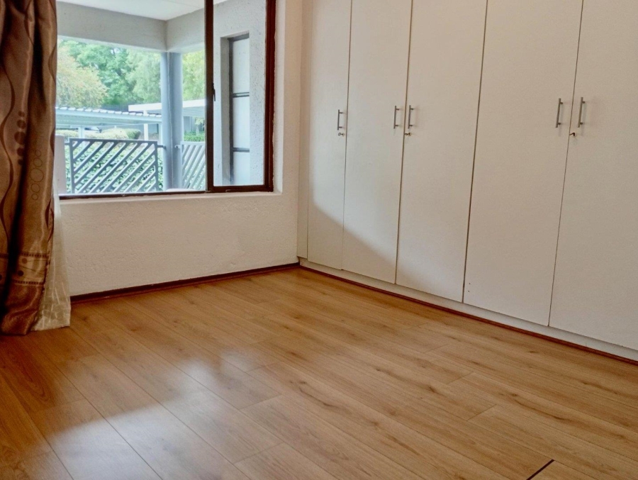 To Let 2 Bedroom Property for Rent in Benmore Gardens Gauteng