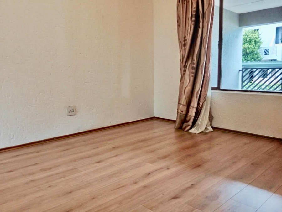 To Let 2 Bedroom Property for Rent in Benmore Gardens Gauteng