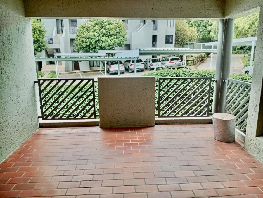 To Let 2 Bedroom Property for Rent in Benmore Gardens Gauteng