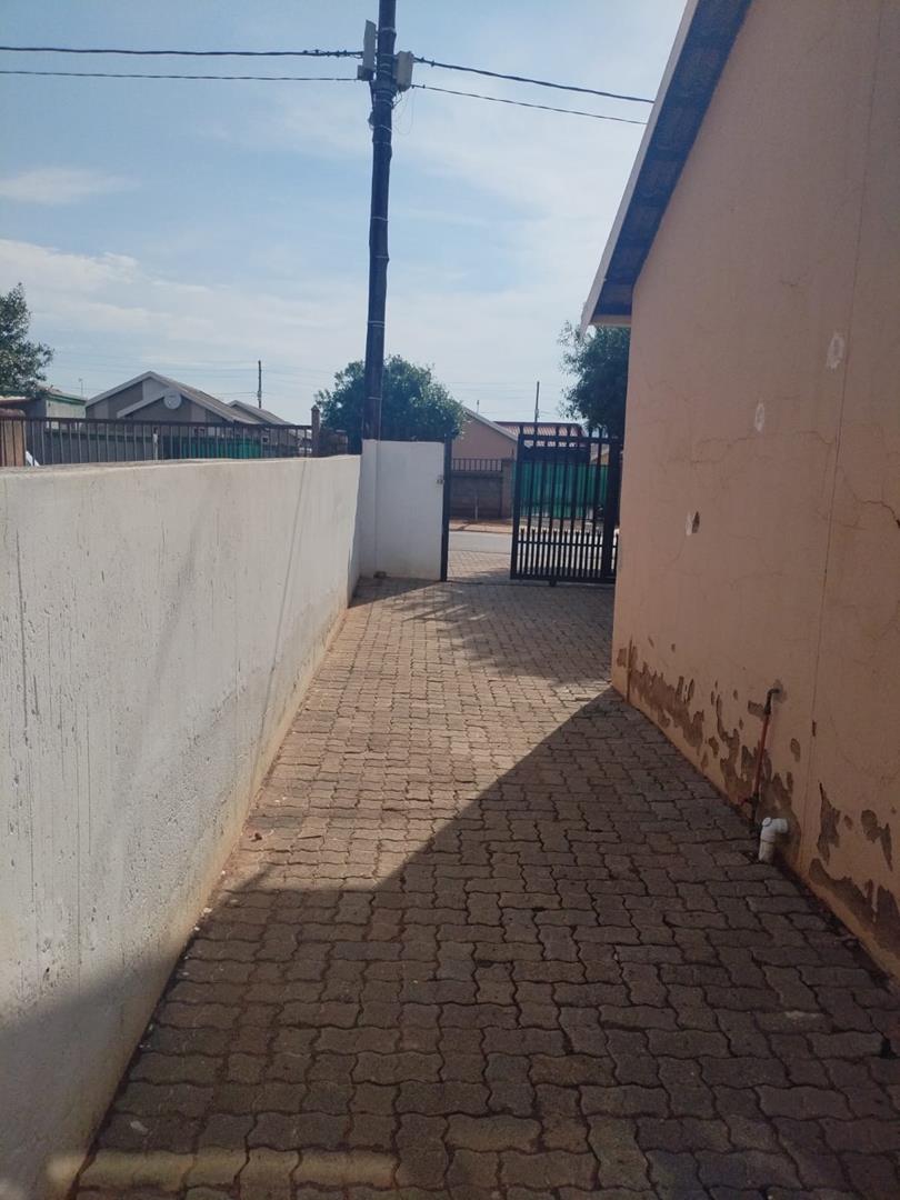 2 Bedroom Property for Sale in Mahube Valley Gauteng
