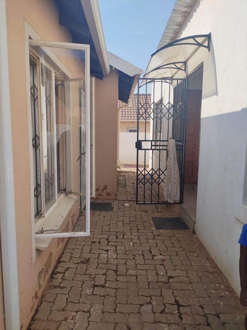 2 Bedroom Property for Sale in Mahube Valley Gauteng