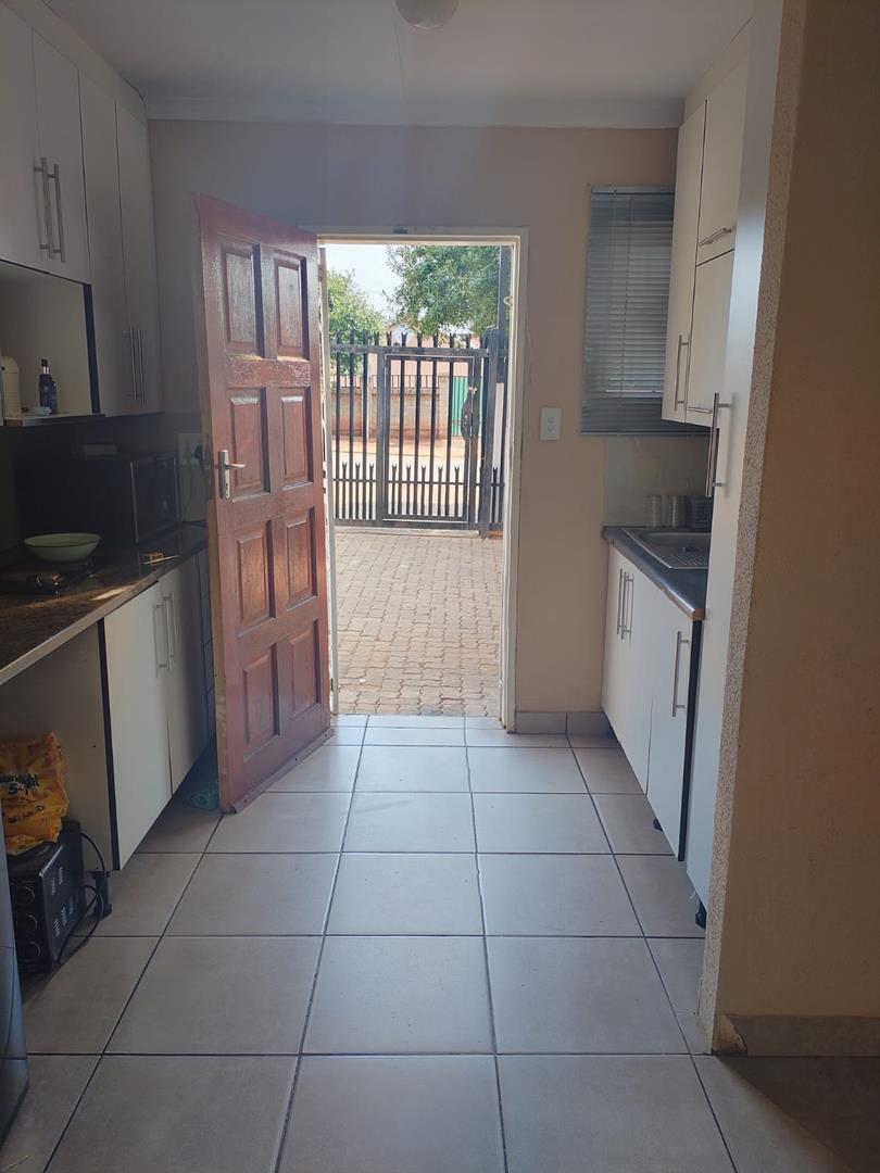 2 Bedroom Property for Sale in Mahube Valley Gauteng