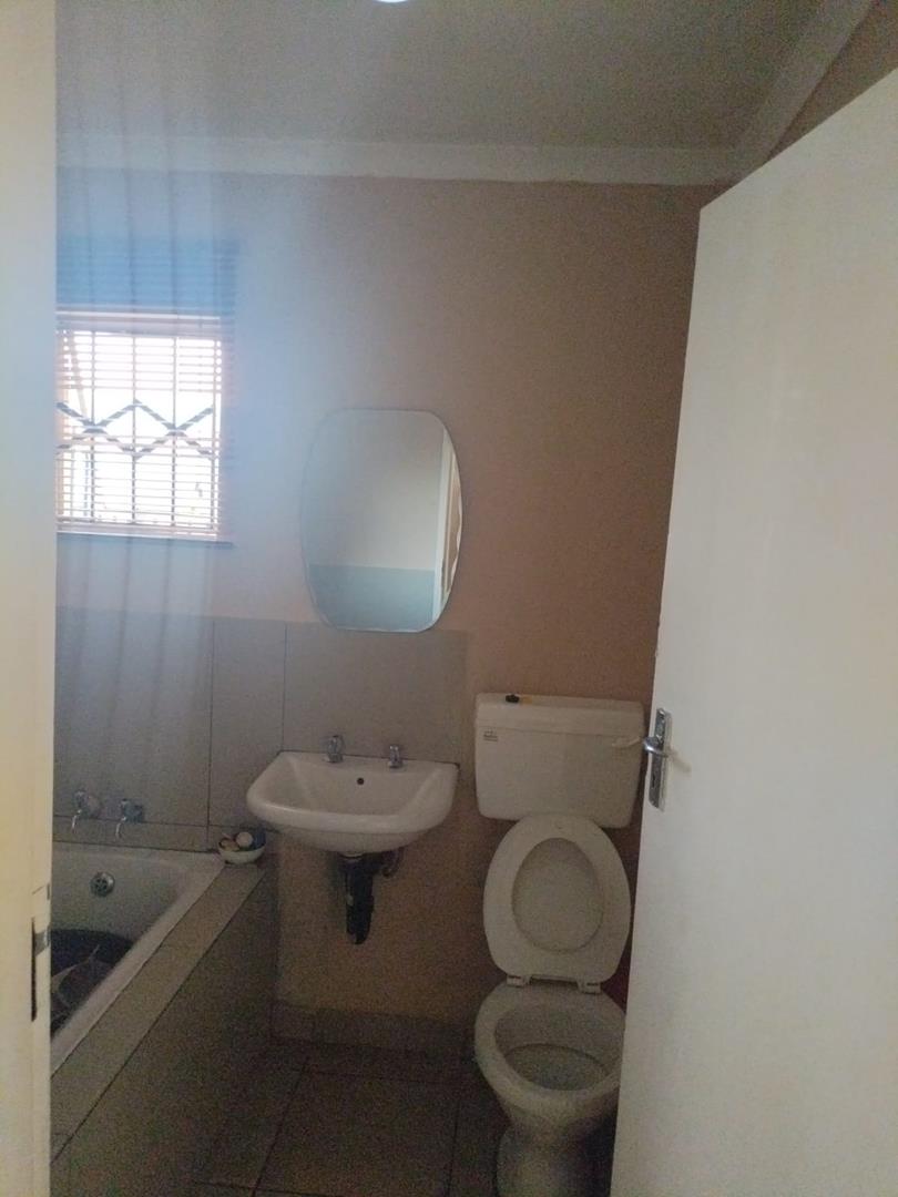 2 Bedroom Property for Sale in Mahube Valley Gauteng
