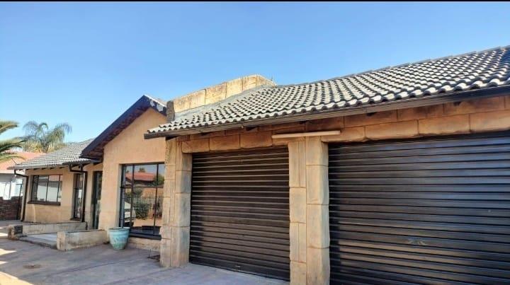 4 Bedroom Property for Sale in Mamelodi East Gauteng