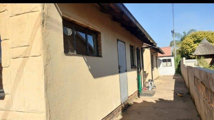 4 Bedroom Property for Sale in Mamelodi East Gauteng