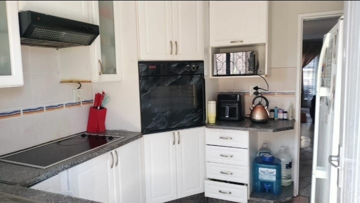 4 Bedroom Property for Sale in Mamelodi East Gauteng