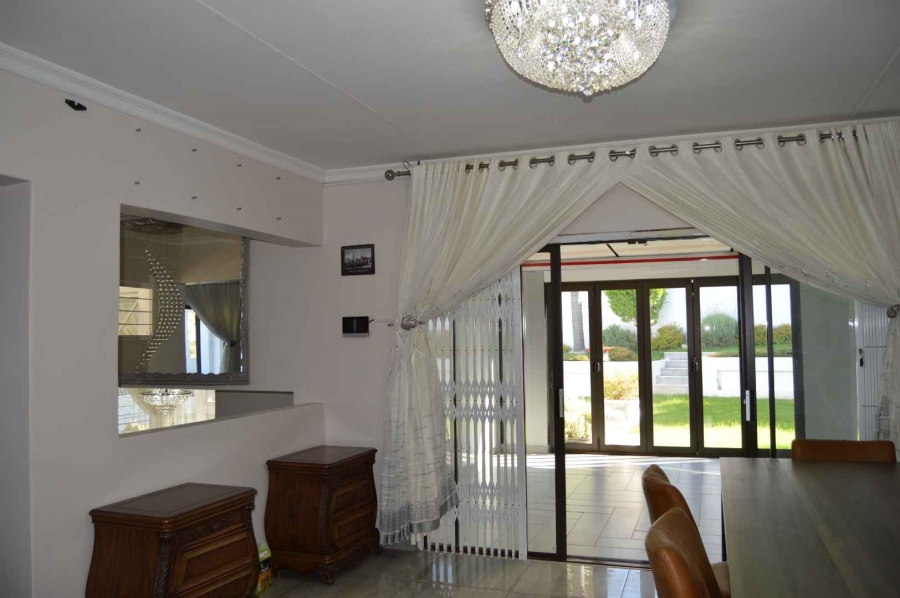 To Let 4 Bedroom Property for Rent in Erasmuskloof Gauteng