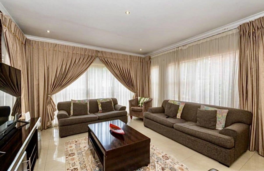 4 Bedroom Property for Sale in Mulbarton Gauteng