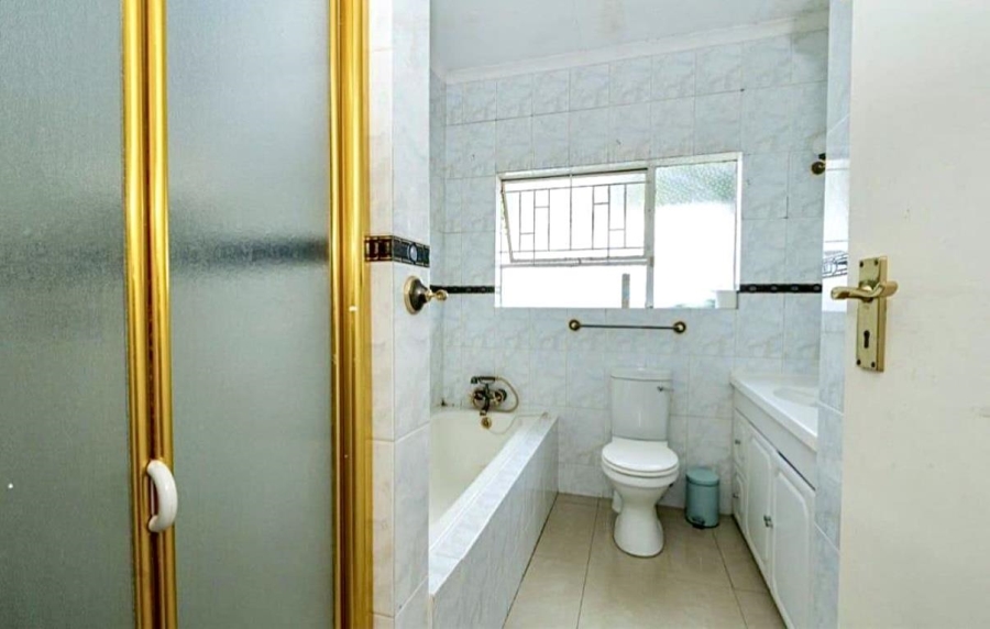 4 Bedroom Property for Sale in Mulbarton Gauteng