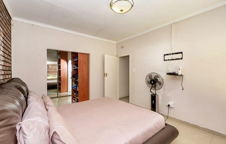 4 Bedroom Property for Sale in Mulbarton Gauteng