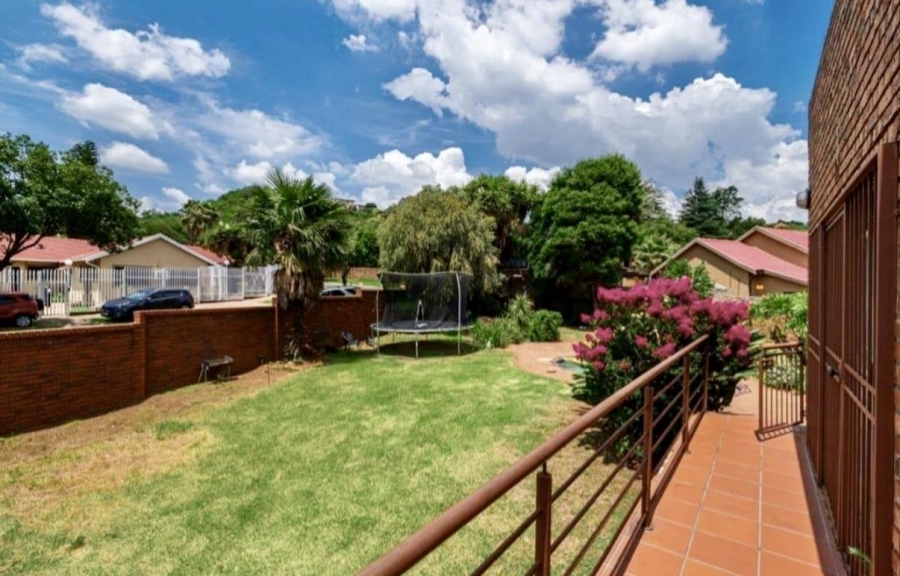 4 Bedroom Property for Sale in Mulbarton Gauteng