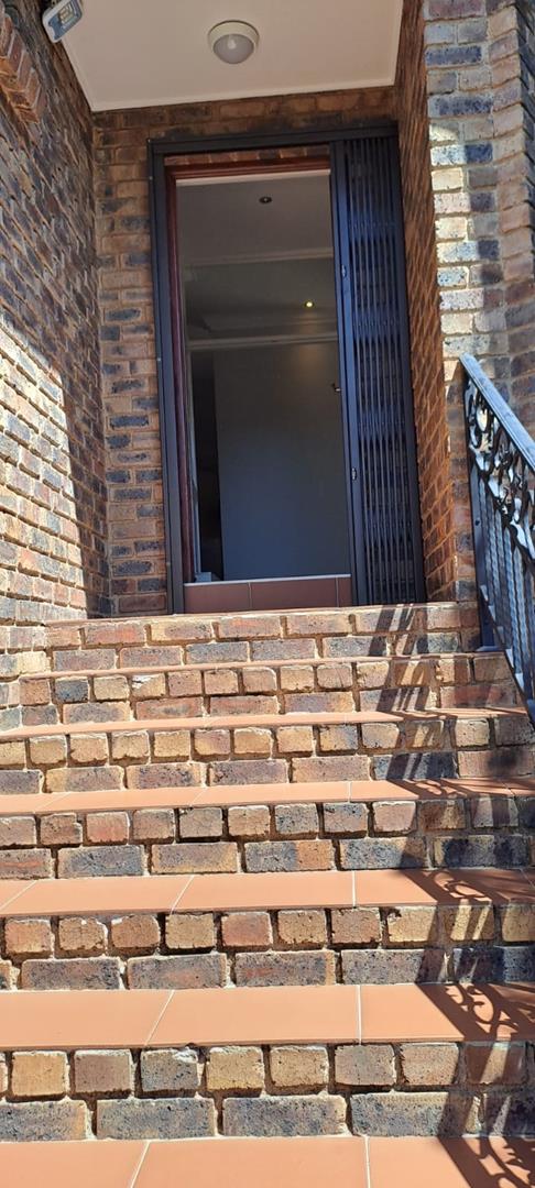 5 Bedroom Property for Sale in Bassonia Gauteng