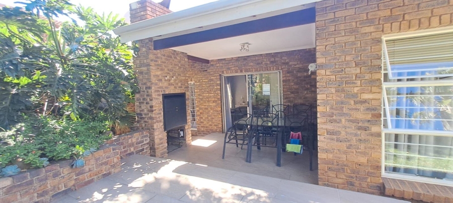 5 Bedroom Property for Sale in Bassonia Gauteng