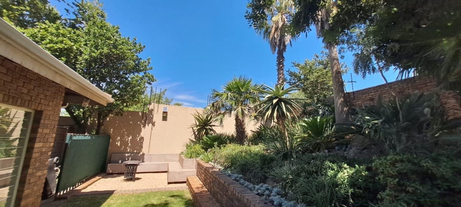 5 Bedroom Property for Sale in Bassonia Gauteng