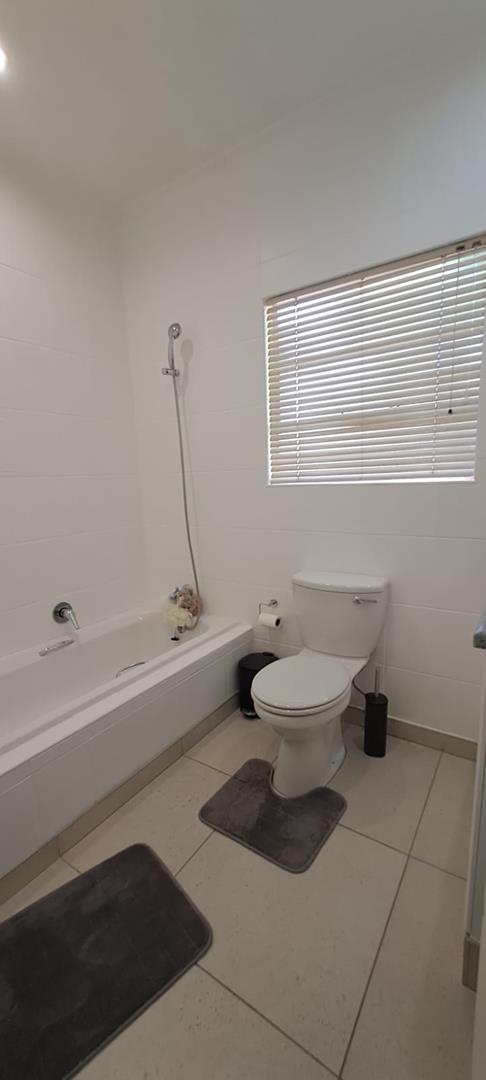 5 Bedroom Property for Sale in Bassonia Gauteng