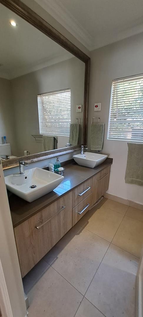 5 Bedroom Property for Sale in Bassonia Gauteng