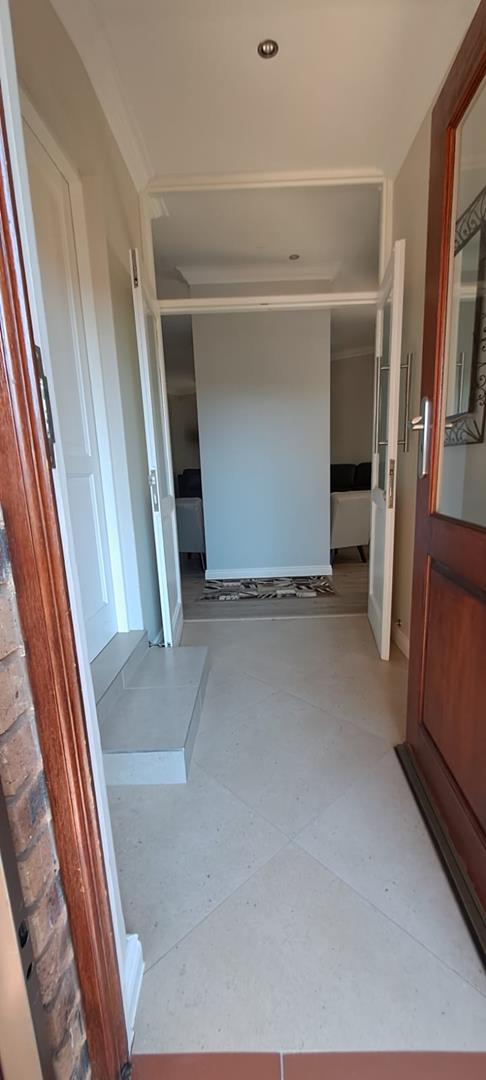 5 Bedroom Property for Sale in Bassonia Gauteng
