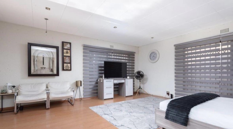 4 Bedroom Property for Sale in Mulbarton Gauteng