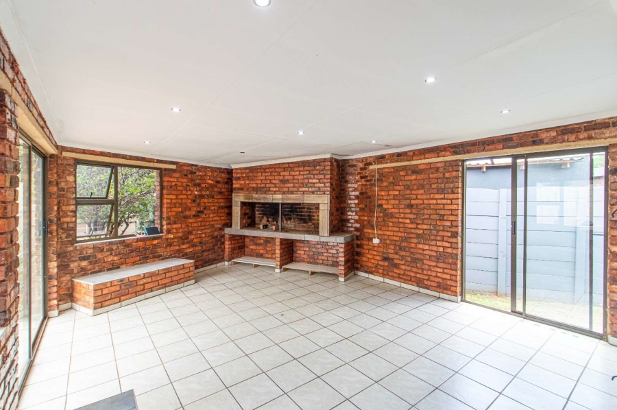 5 Bedroom Property for Sale in Randhart Gauteng