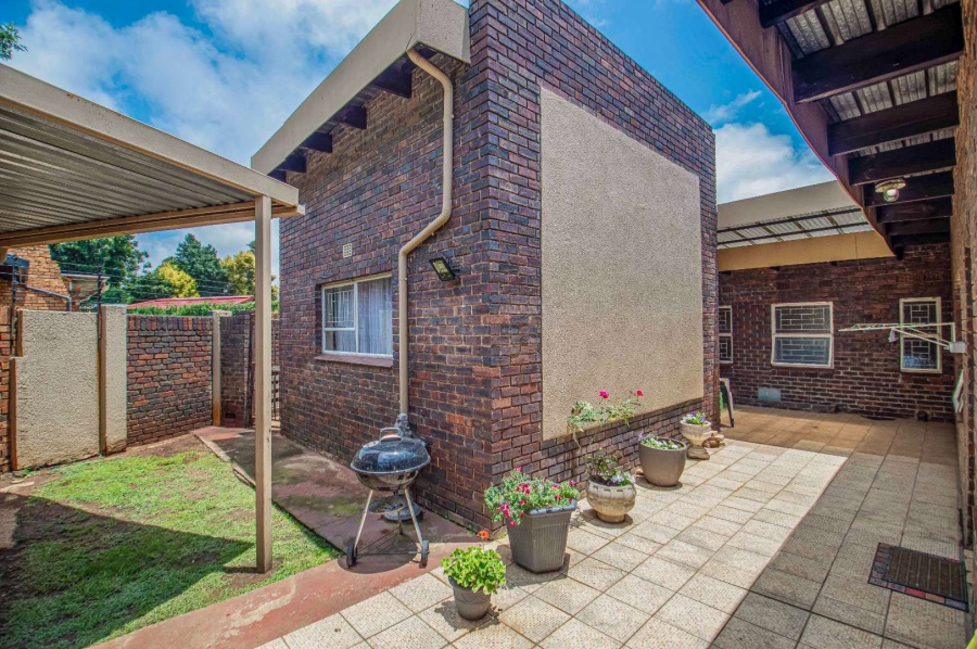5 Bedroom Property for Sale in Randhart Gauteng