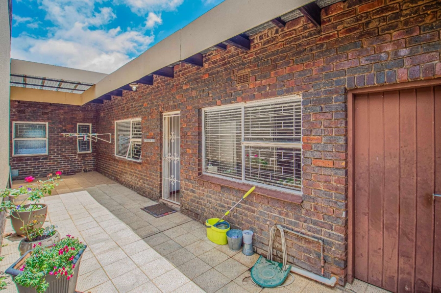5 Bedroom Property for Sale in Randhart Gauteng