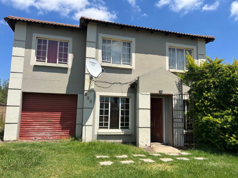 3 Bedroom Property for Sale in Rosslyn Gauteng