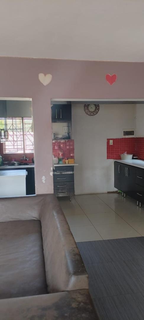 3 Bedroom Property for Sale in Rosslyn Gauteng