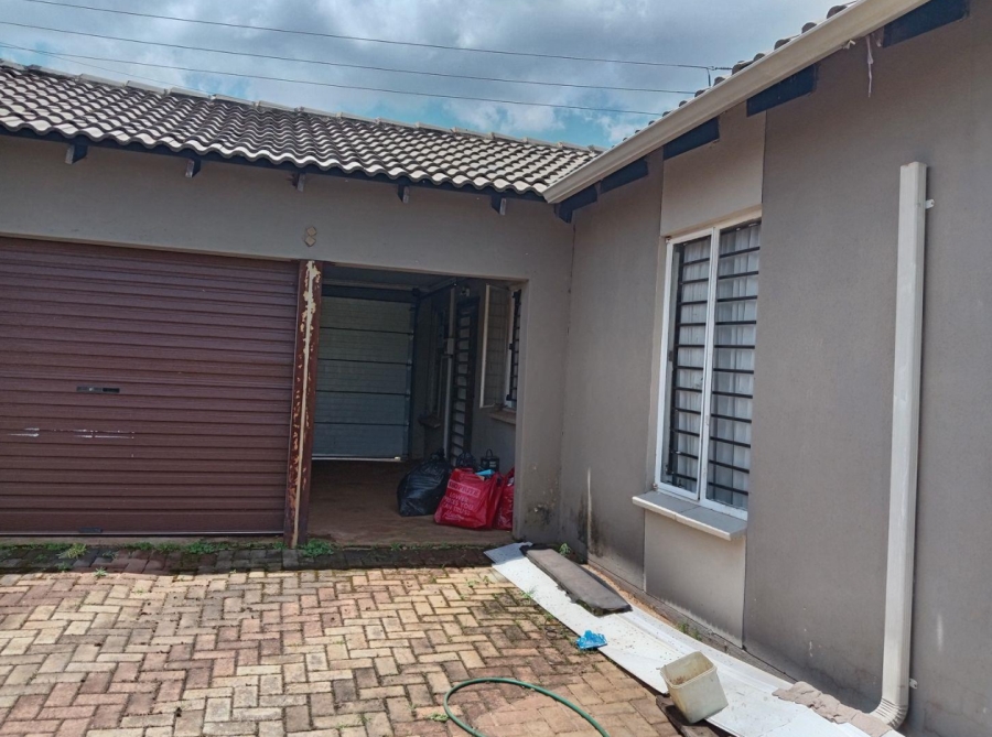 3 Bedroom Property for Sale in Protea Glen Gauteng