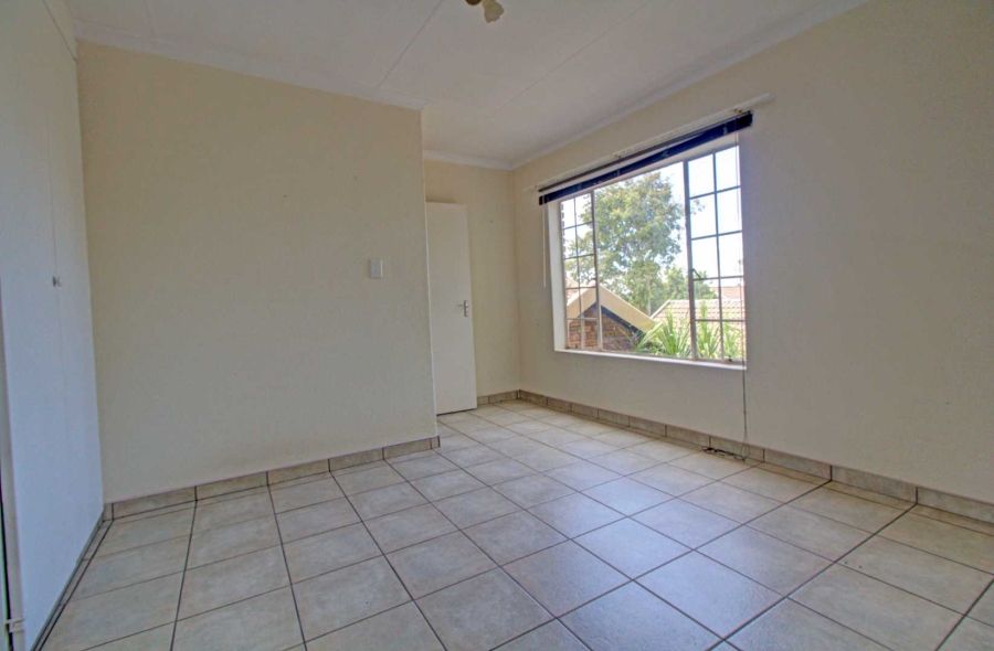 3 Bedroom Property for Sale in Wilgeheuwel Gauteng