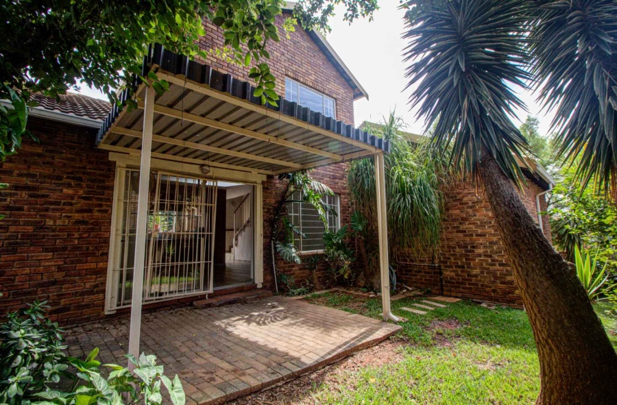 3 Bedroom Property for Sale in Wilgeheuwel Gauteng