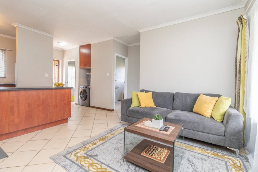 To Let 2 Bedroom Property for Rent in Honeypark Gauteng