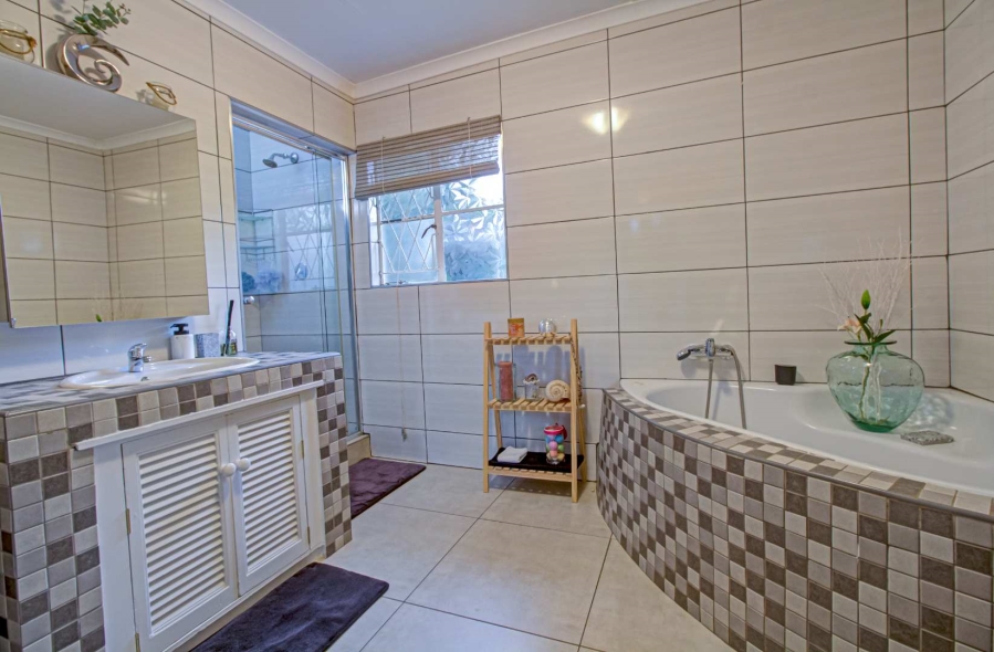 3 Bedroom Property for Sale in Strubensvallei Gauteng