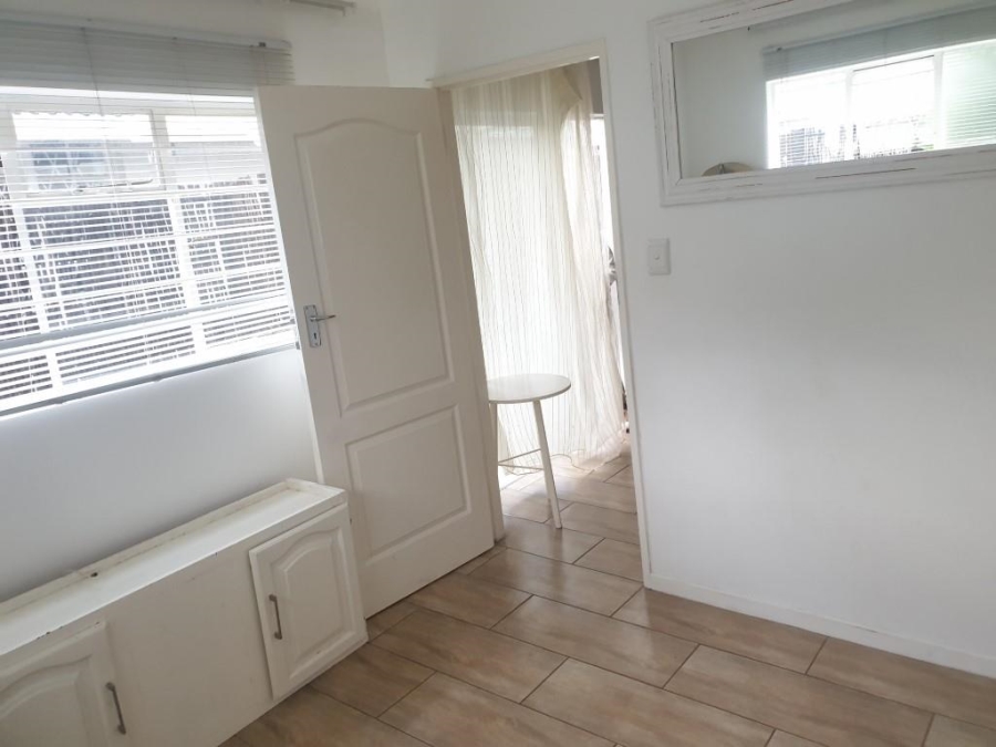 To Let 1 Bedroom Property for Rent in Rosebank Gauteng