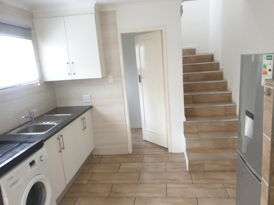 To Let 1 Bedroom Property for Rent in Rosebank Gauteng