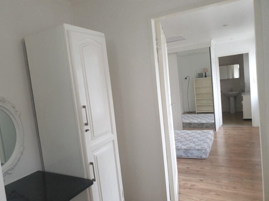 To Let 1 Bedroom Property for Rent in Rosebank Gauteng