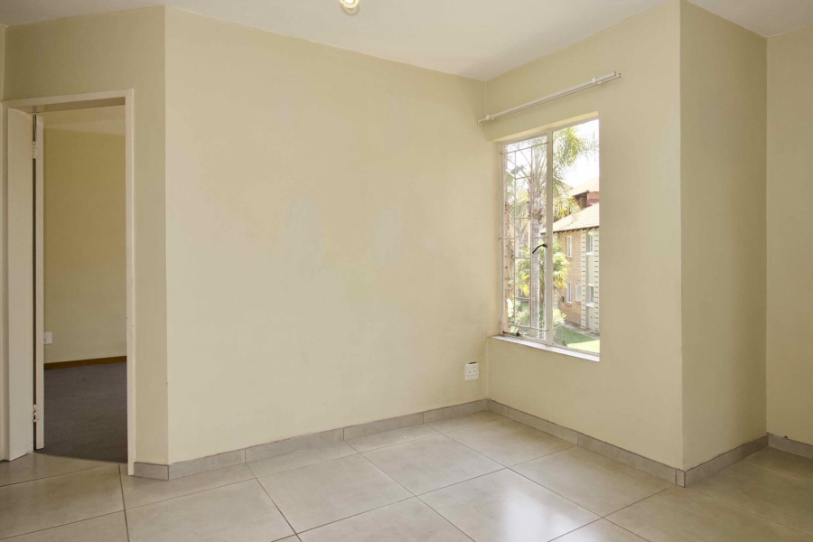 2 Bedroom Property for Sale in Die Hoewes Gauteng