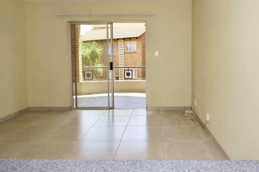 2 Bedroom Property for Sale in Die Hoewes Gauteng