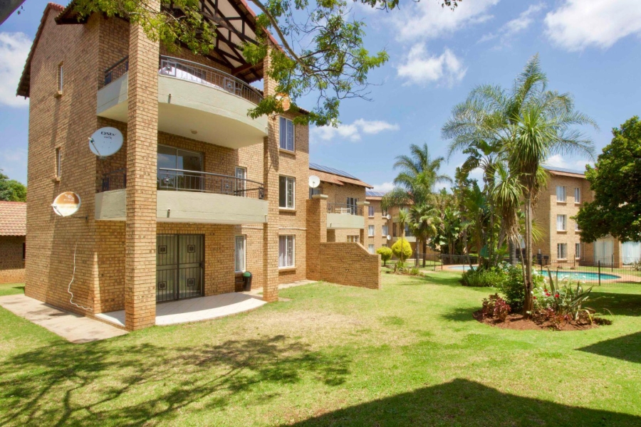 2 Bedroom Property for Sale in Die Hoewes Gauteng