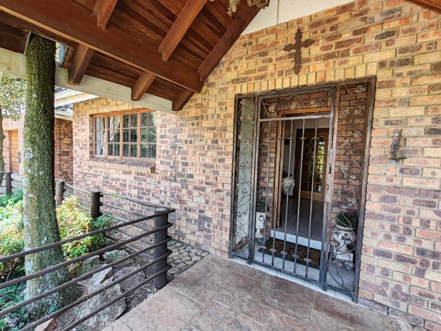 5 Bedroom Property for Sale in Norton Home Estate AH Gauteng
