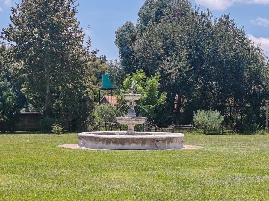 5 Bedroom Property for Sale in Norton Home Estate AH Gauteng