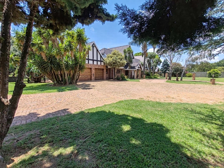 5 Bedroom Property for Sale in Norton Home Estate AH Gauteng