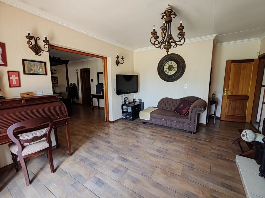 5 Bedroom Property for Sale in Norton Home Estate AH Gauteng