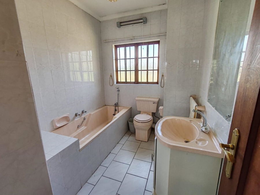 5 Bedroom Property for Sale in Norton Home Estate AH Gauteng