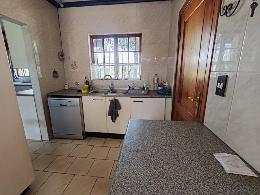 5 Bedroom Property for Sale in Norton Home Estate AH Gauteng