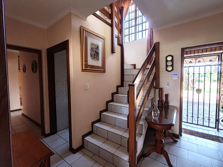 5 Bedroom Property for Sale in Norton Home Estate AH Gauteng