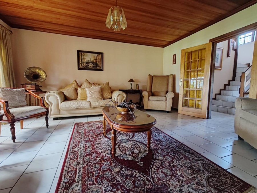 5 Bedroom Property for Sale in Norton Home Estate AH Gauteng