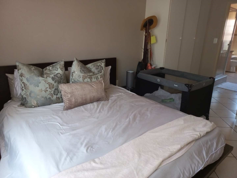 3 Bedroom Property for Sale in Silver Lakes Gauteng